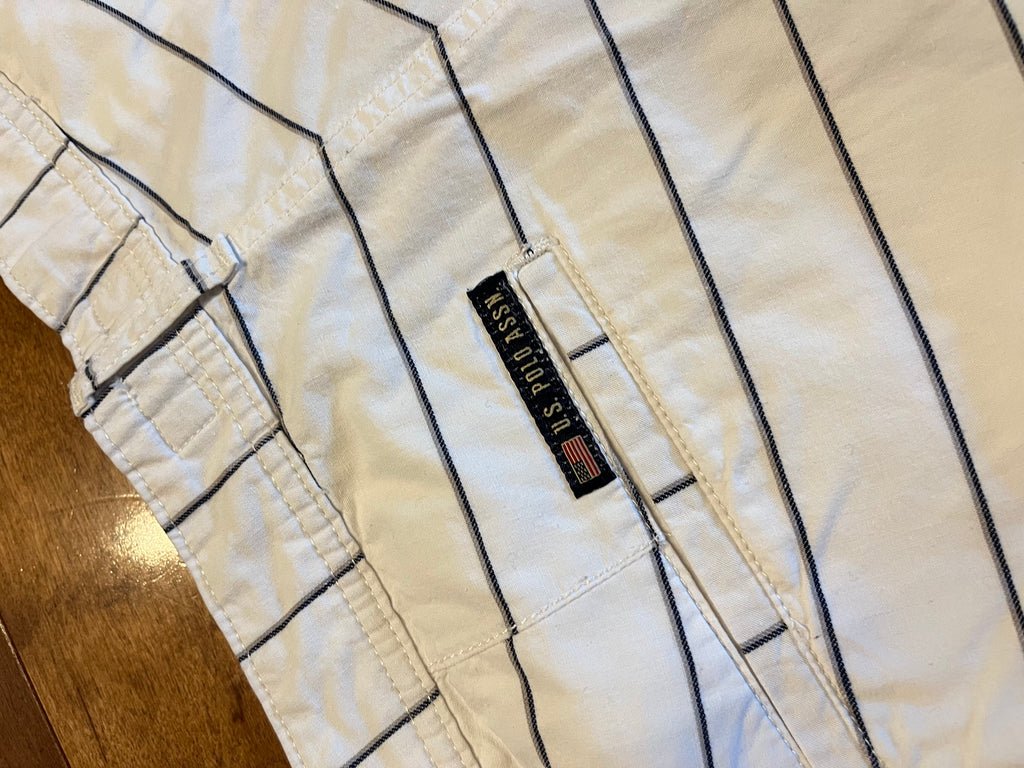 U.S. Polo Assn. Pinstripe Chino Shorts – White / Navy (Pre-owned)